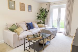LIVING ROOM- click for photo gallery